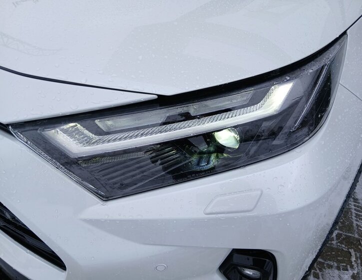 Toyota RAV4 SUV 2,5 l 131 kw