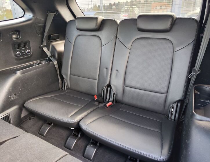 Hyundai Grand Santa Fe 16