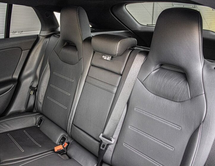 Mercedes-Benz CLA Kombi 2,0 l 321 kw