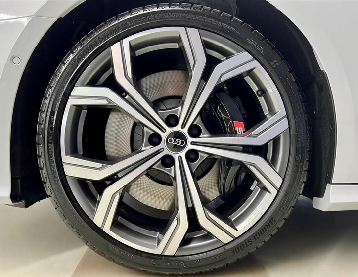 Audi S6 Kombi 3,0 l 253 kw