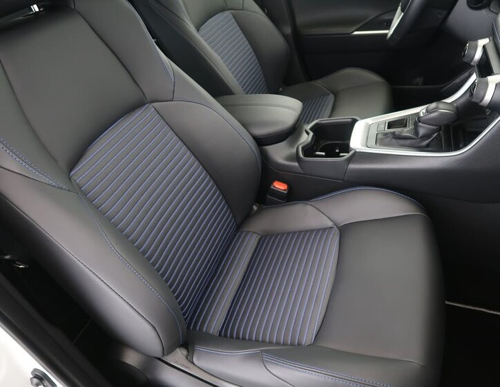 Toyota RAV4 SUV 2,5 l 131 kw