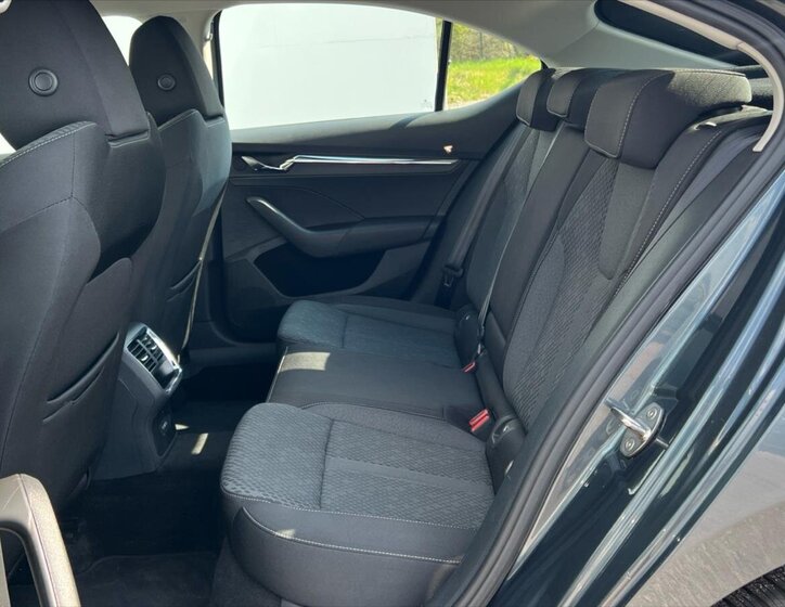 Škoda Octavia Sedan / Limuzína 1,5 l 110 kw