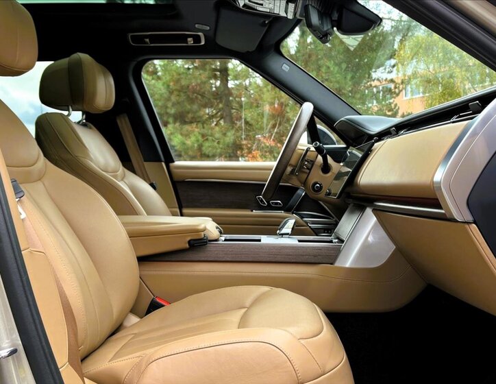 Land Rover Range Rover SUV 4,4 l 390 kw