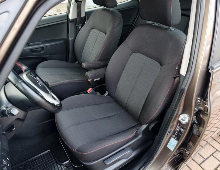 KIA Venga Hatchback 1,4 l 66 kw