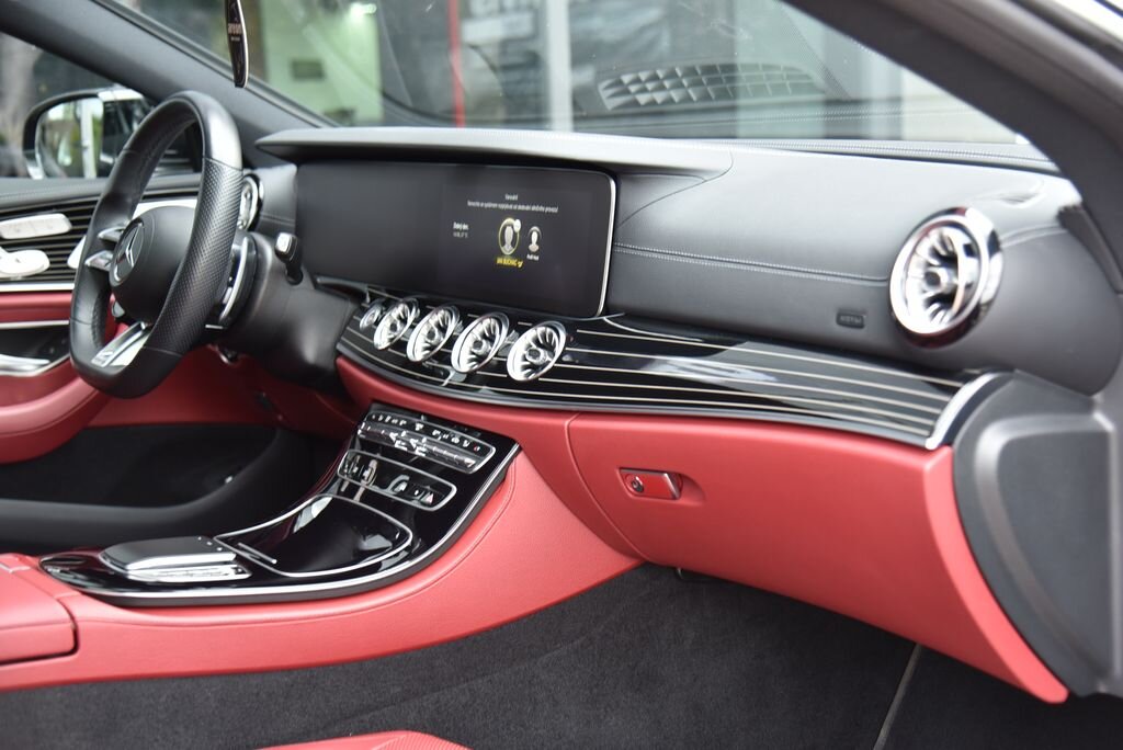 Mercedes-Benz CLS Sedan 3,0 l 320 kw