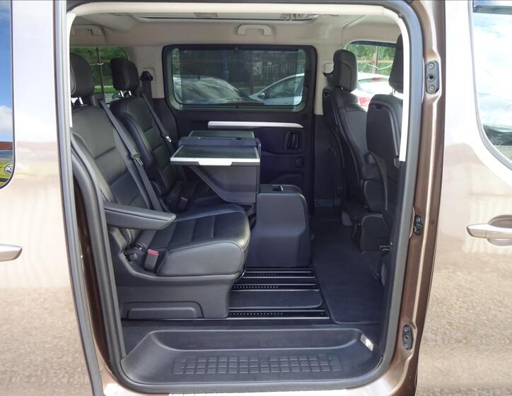 Peugeot Traveller 30