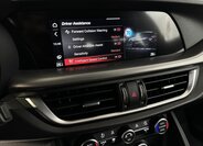 Alfa Romeo Stelvio 23