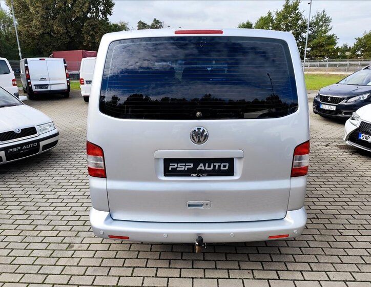 Volkswagen Caravelle Kombi 2,5 l 96 kw