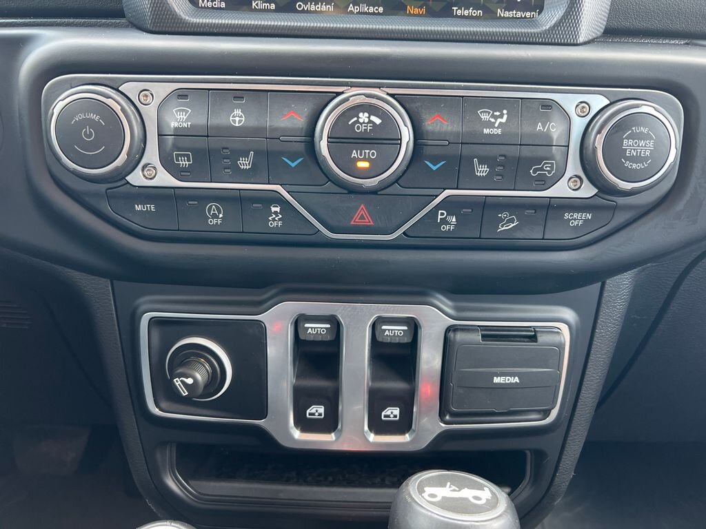 Jeep Wrangler SUV / Terénní 2,0 l 200 kw