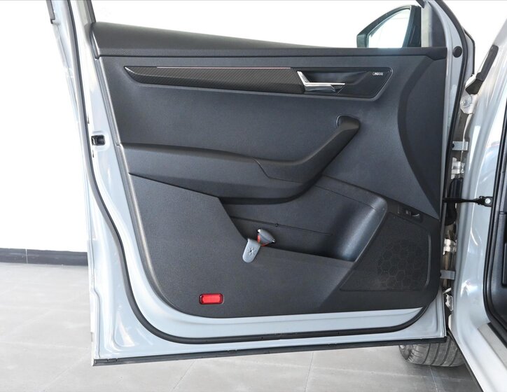 Škoda Karoq SUV 1,5 l 110 kw