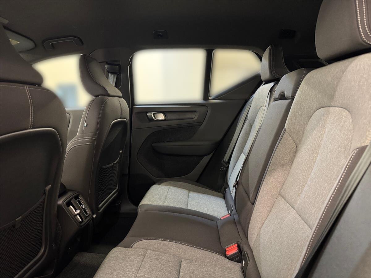 Volvo XC40 SUV / Terénní 2,0 l 120 kw