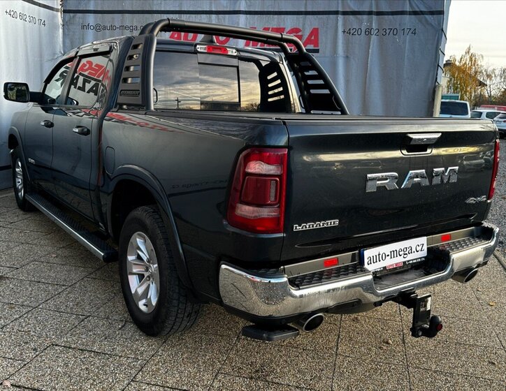 Dodge RAM 8