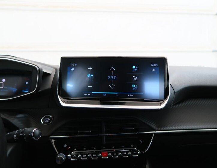 Peugeot 208 Hatchback 1,2 l 96 kw