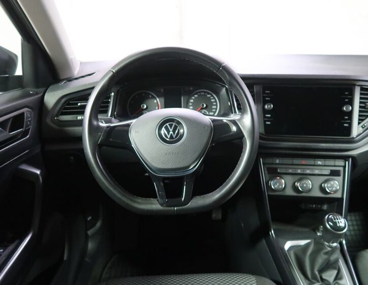 Volkswagen T-Roc 16