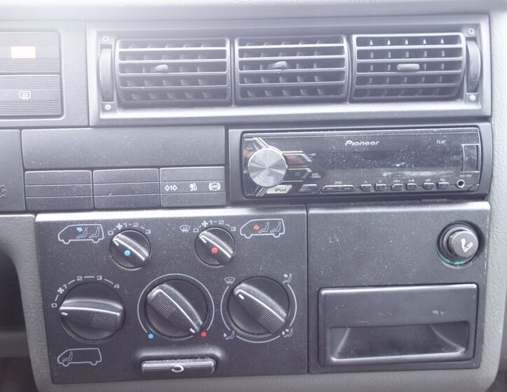 Volkswagen Multivan 27