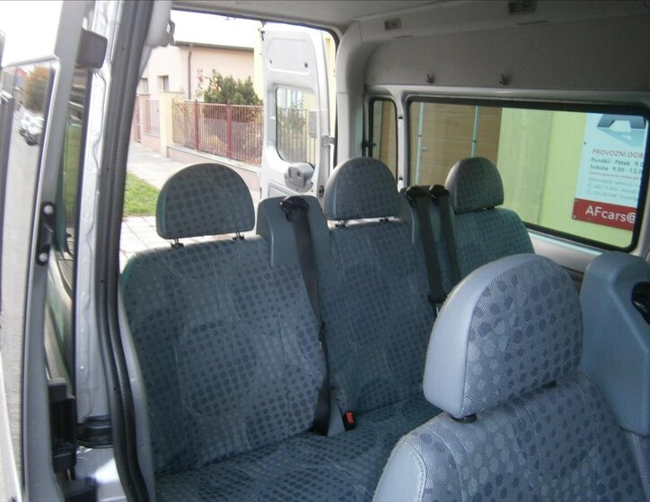 Ford Transit 9