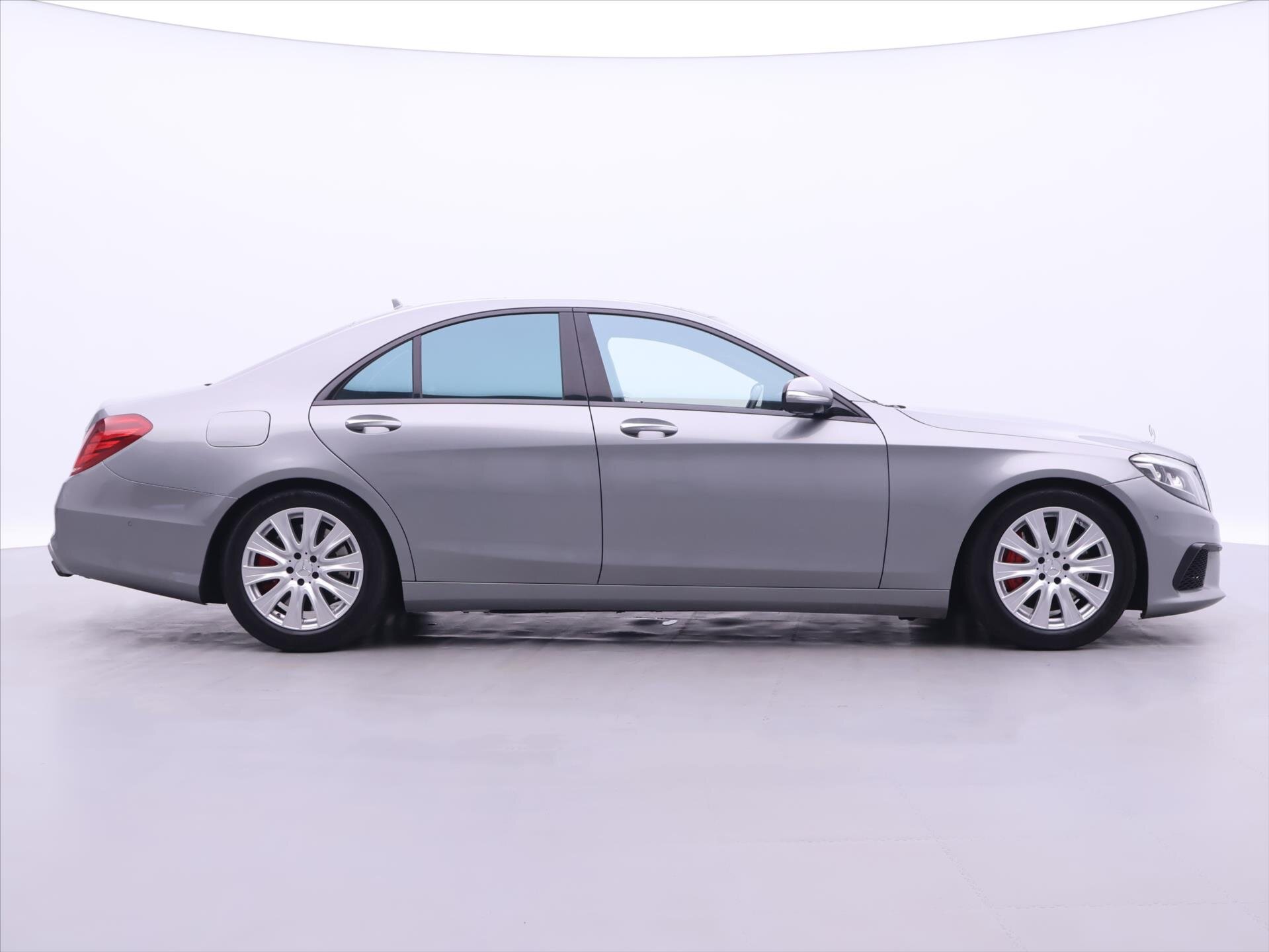 Mercedes-Benz Třídy S Sedan / Limuzína 4,7 l 335 kw
