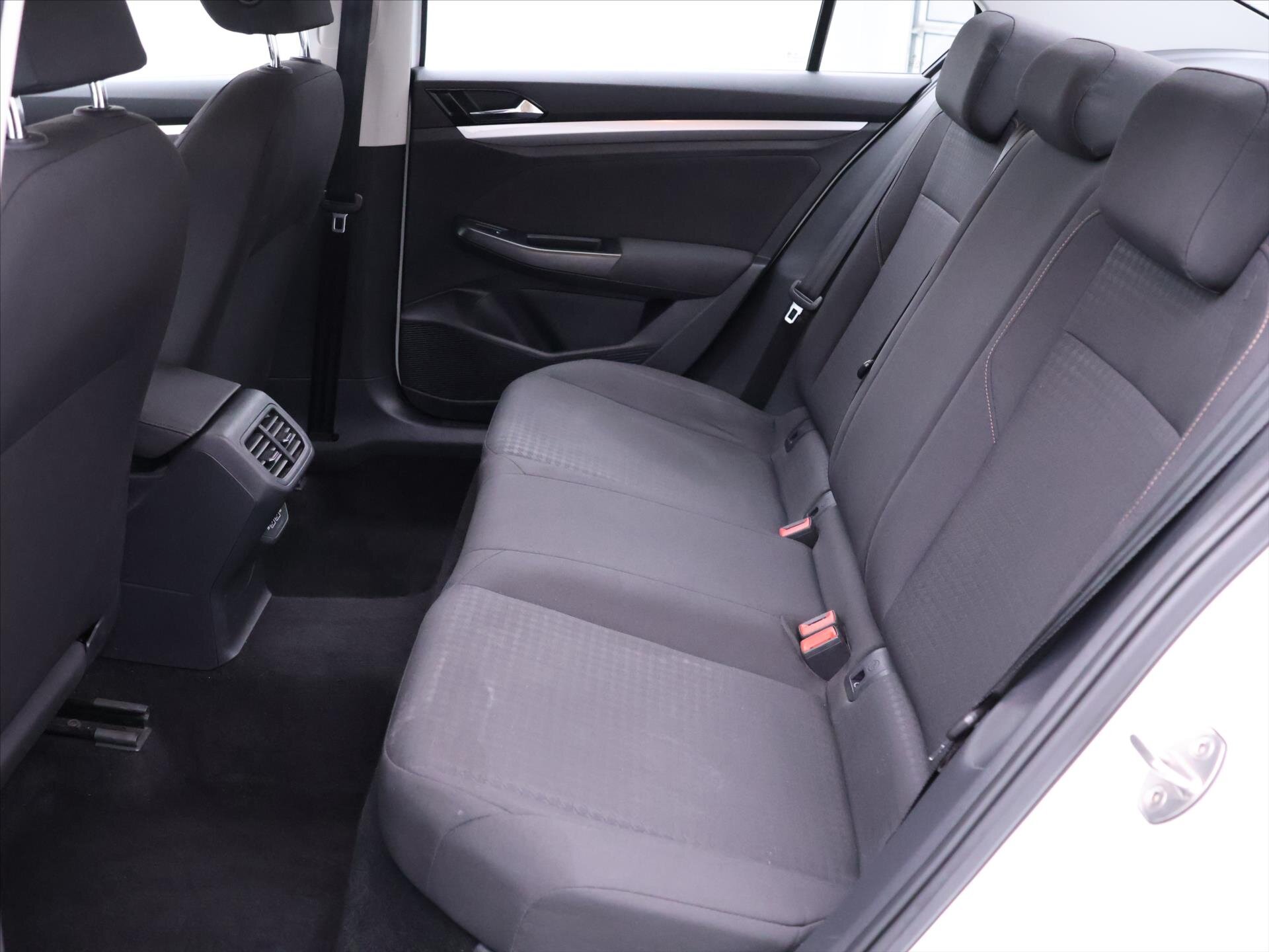 Volkswagen Bora Sedan / Limuzína 0,0 100 kw