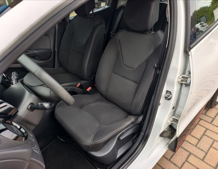 Renault Clio Hatchback 1,1 l 54 kw