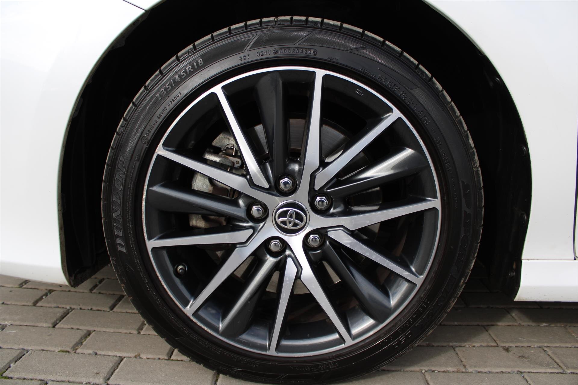 Toyota Camry Sedan / Limuzína 2,5 l 131 kw