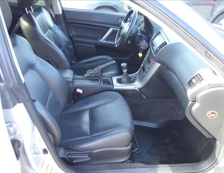 Subaru Legacy Sedan / Limuzína 2,5 l 121 kw