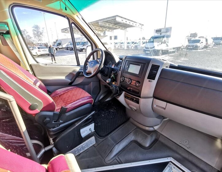 Mercedes-Benz Ostatní 8