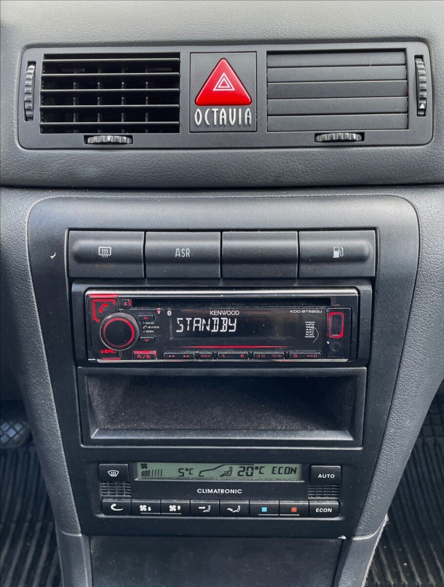 Škoda Octavia Sedan / Limuzína 1,6 l 75 kw