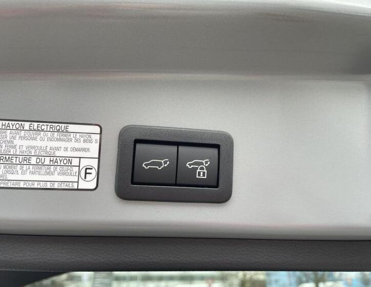 Toyota Corolla Cross 12