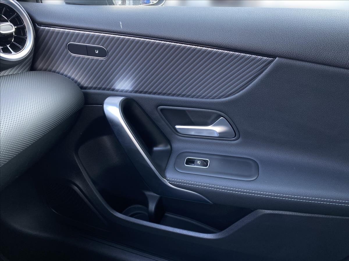 Mercedes-Benz Třídy A Hatchback 1,3 l 120 kw