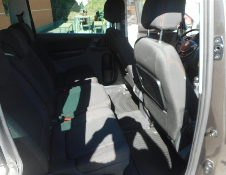 Volkswagen Sharan Kombi 2,0 l 110 kw