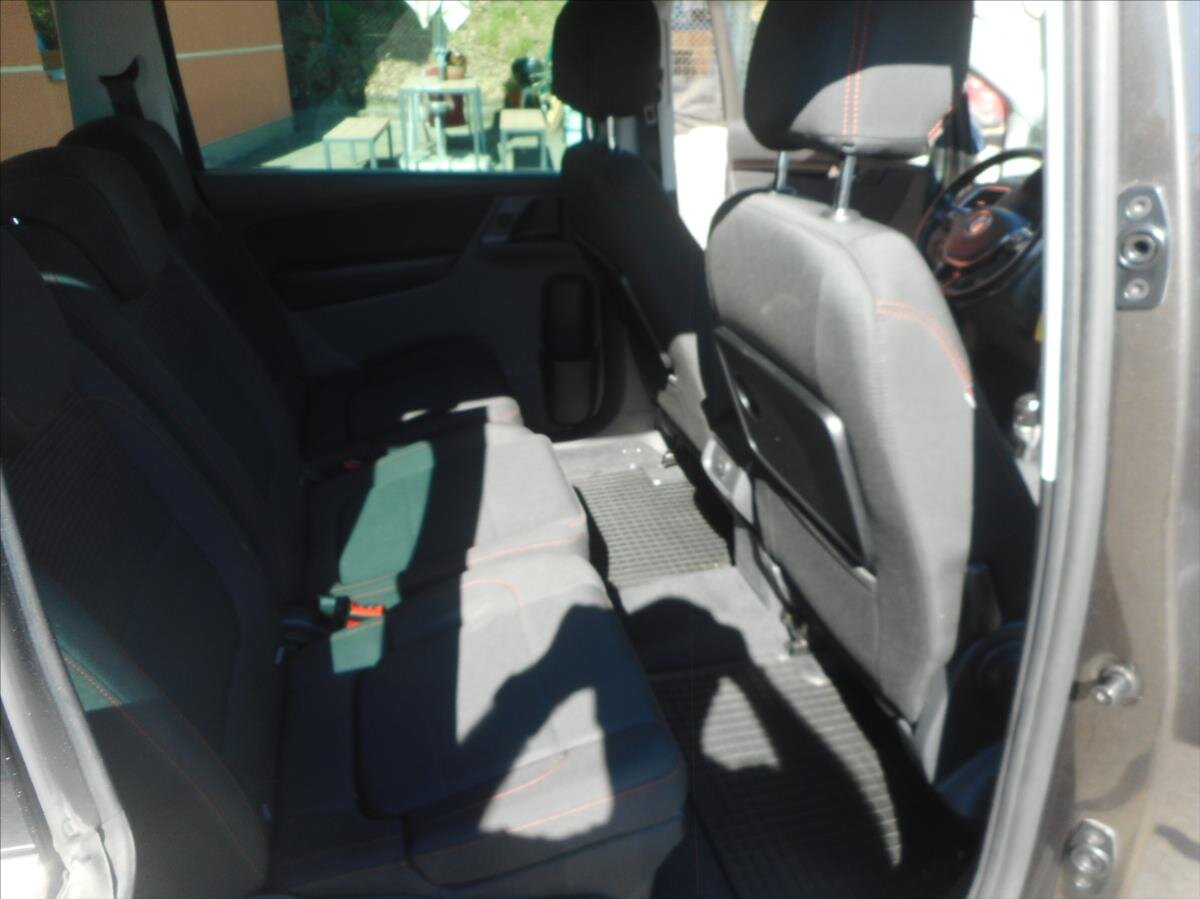 Volkswagen Sharan Kombi 2,0 l 110 kw