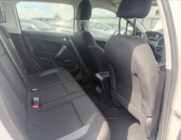 Peugeot 2008 SUV / Terénní 1,2 l 61 kw