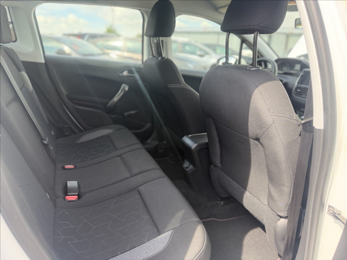 Peugeot 2008 SUV / Terénní 1,2 l 61 kw