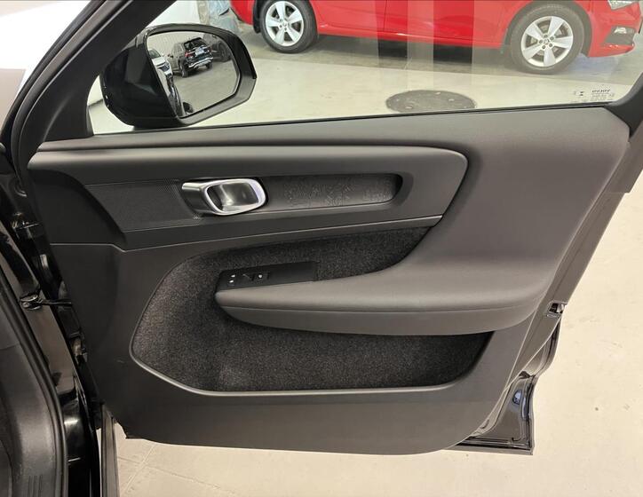 Volvo XC40 29