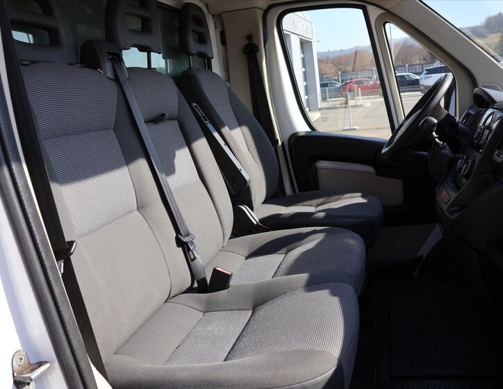 Peugeot Boxer Valník 2,2 l 88 kw