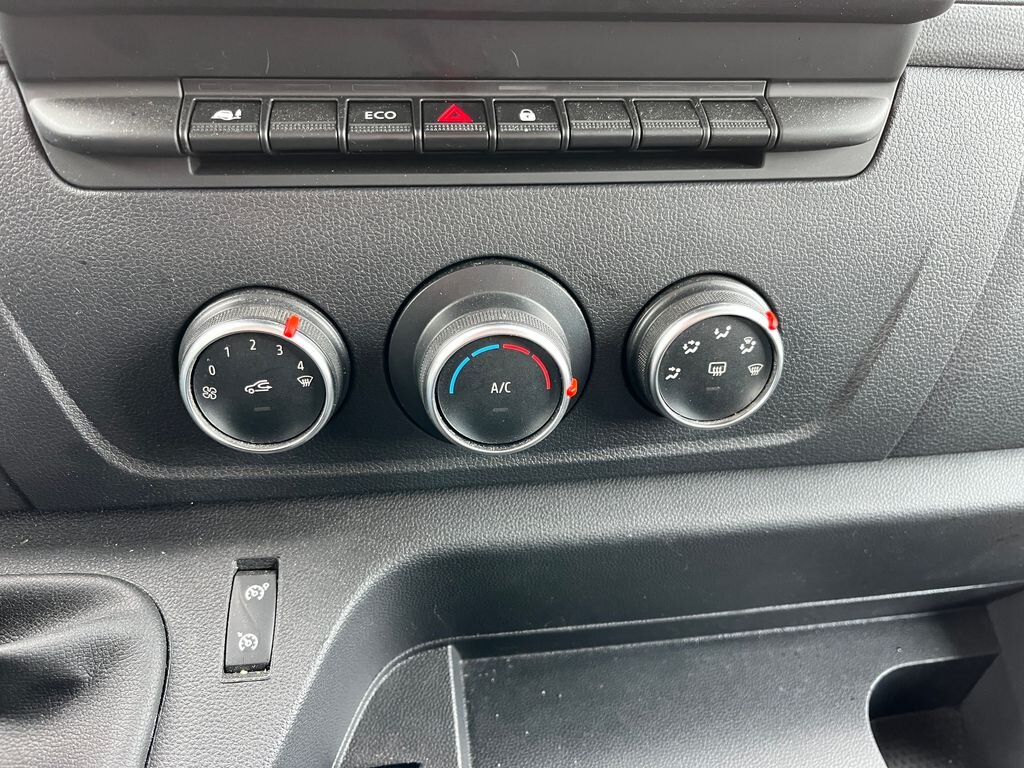 Nissan Interstar Skříň 2,3 l 100 kw