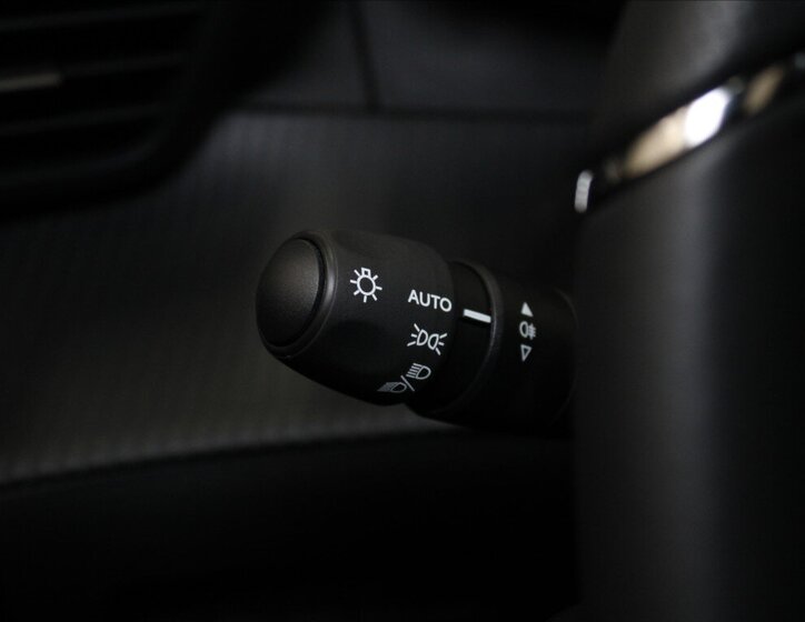 Peugeot 2008 SUV / Terénní 1,2 l 107 kw