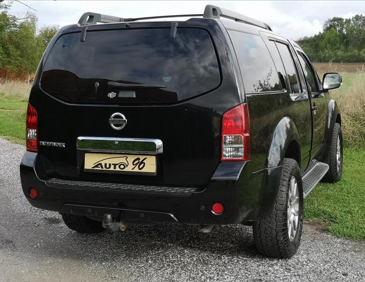 Nissan Pathfinder 2