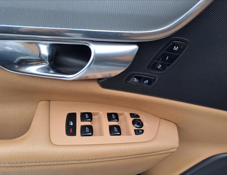 Volvo V90 Kombi 2,0 l 187 kw