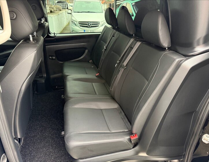 Mercedes-Benz Vito 21