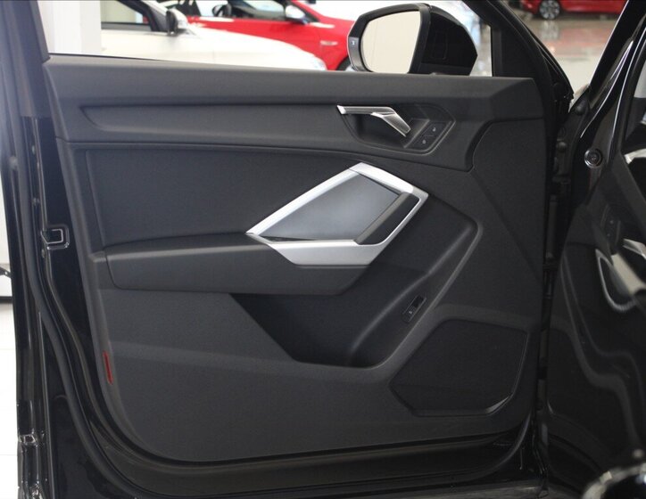 Audi Q3 SUV / Terénní 2,0 l 110 kw