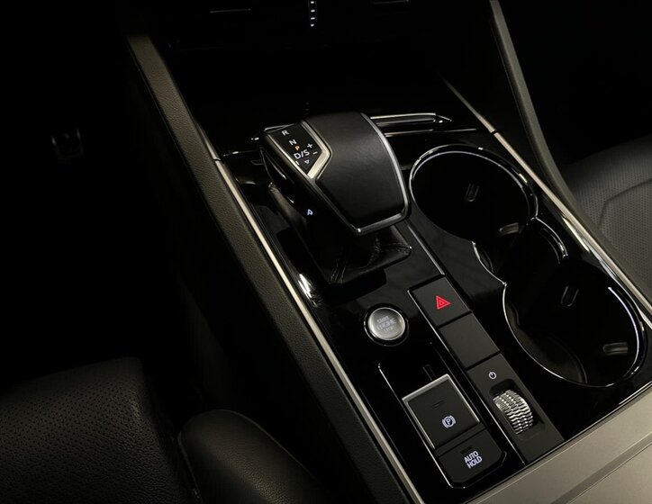 Volkswagen Touareg SUV / Terénní 3,0 l 210 kw