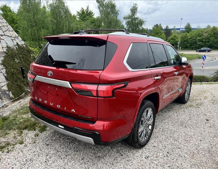 Toyota Sequoia 7