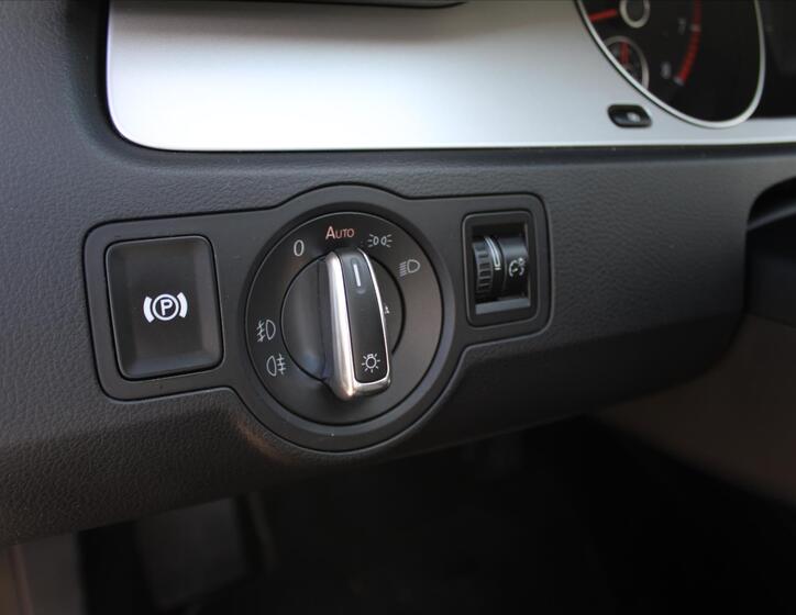 Volkswagen Passat CC 19