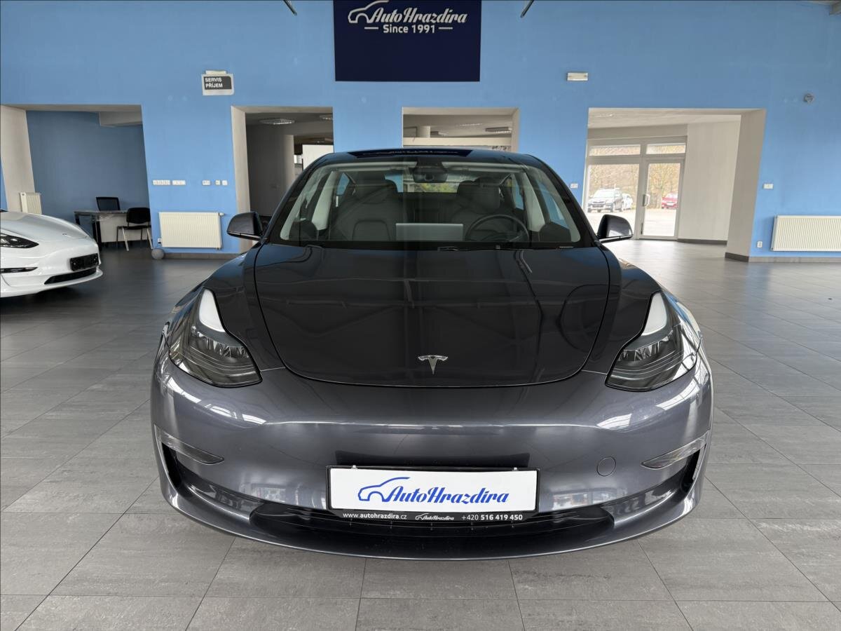 Tesla Model 3 Sedan / Limuzína 0,0 366 kw
