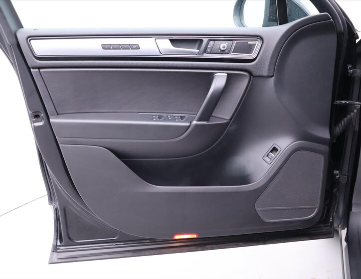 Volkswagen Touareg SUV / Terénní 3,0 l 193 kw