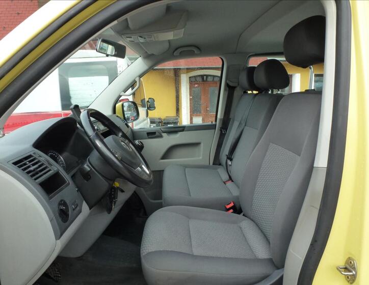 Volkswagen Caravelle 17