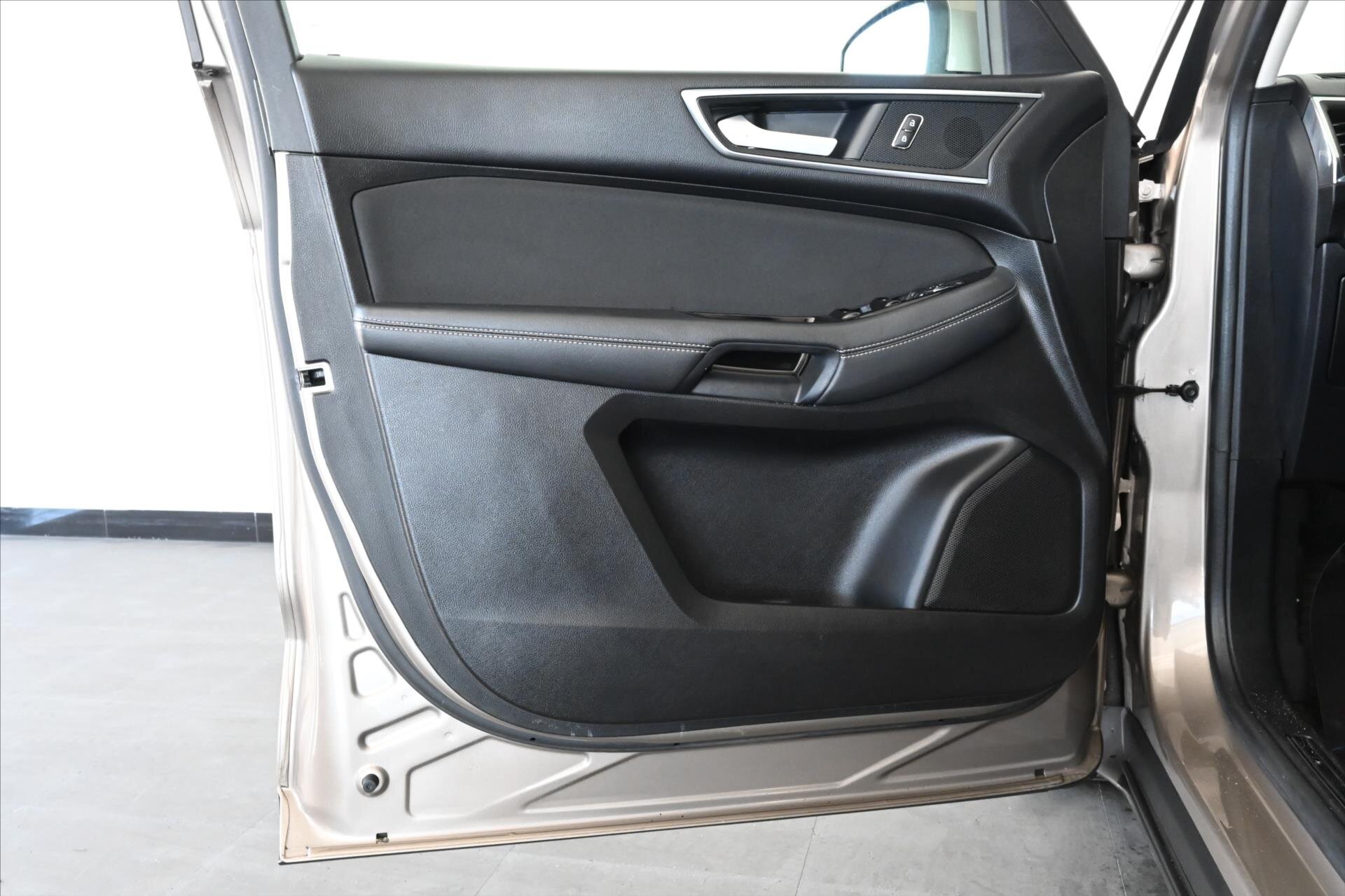 Ford S-MAX MPV 2,0 l 110 kw