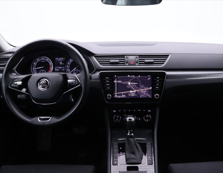 Škoda Superb Liftback 1,5 l 110 kw