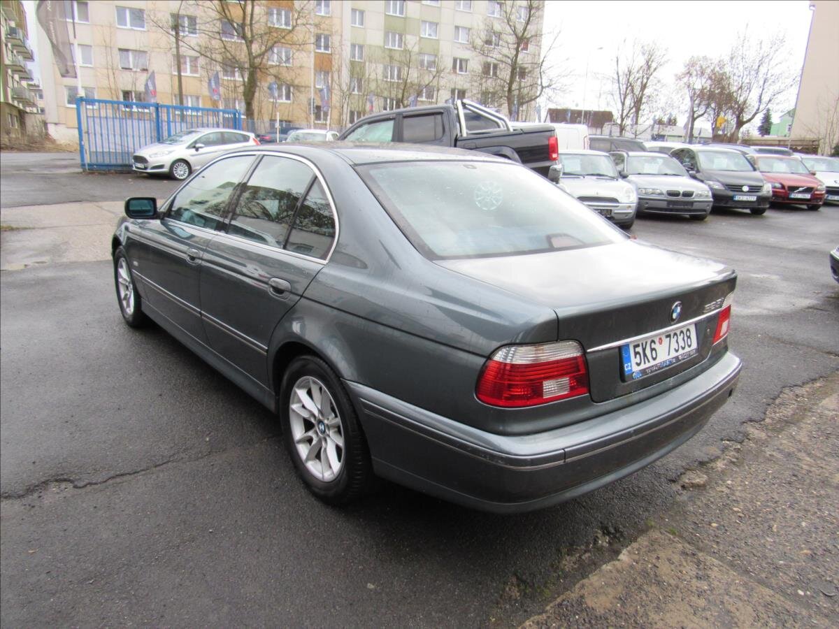 BMW Řada 5 Sedan / Limuzína 2,5 l 141 kw